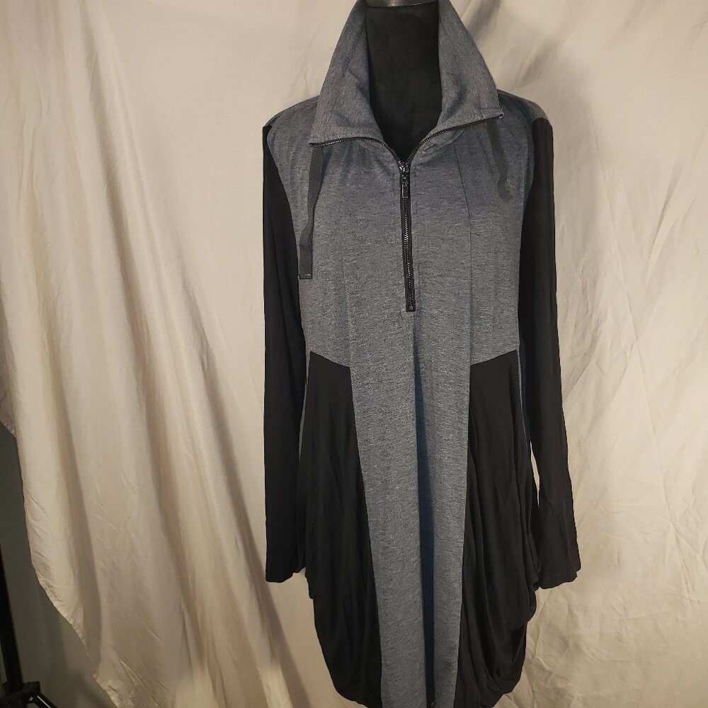 P LUCA Milano Gray & Black Hooded Top - XL